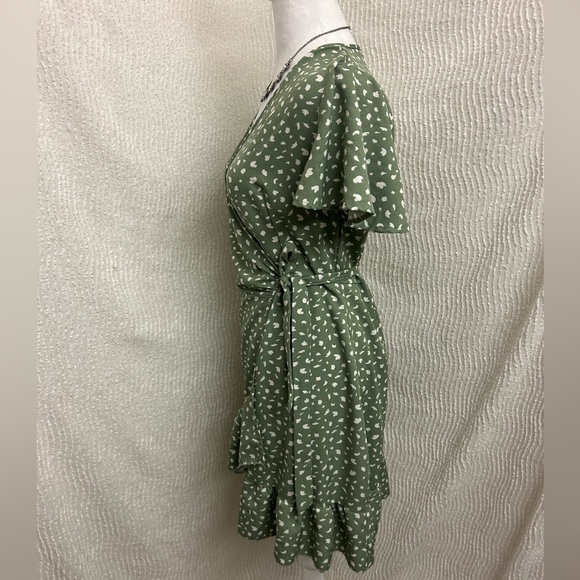 naggoo Green Wrap Dress White Print Size Medium Short Summer Ruffle Hem Flowy - Picture 6 of 12